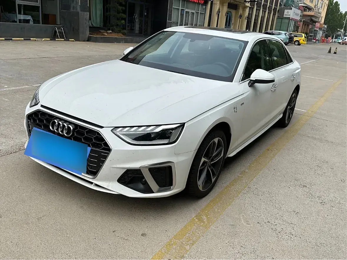 2023 Audi A4L 2.0T 190HP L4 7DCT