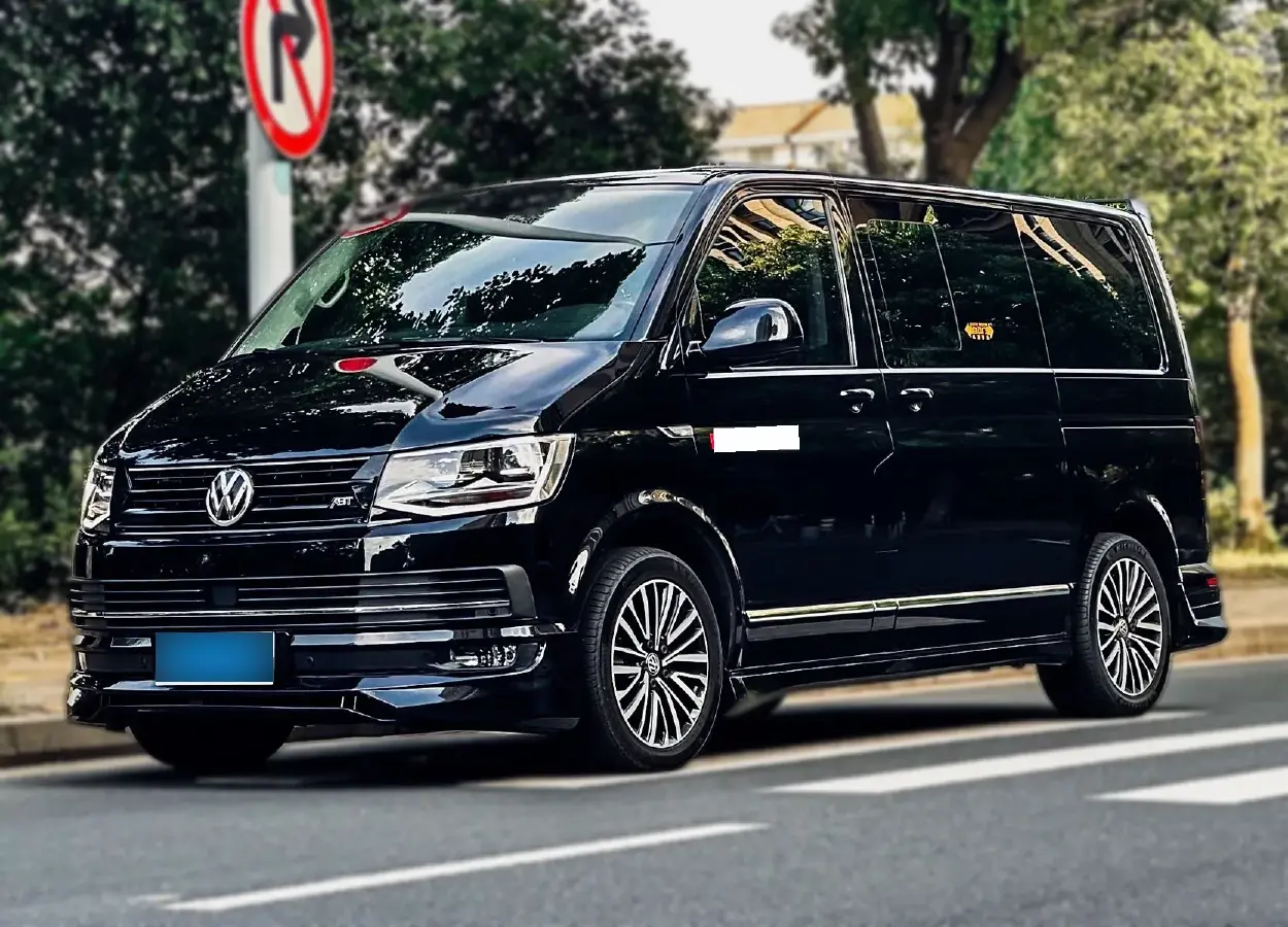 2019 Volkswagen Multivan 2.0T 204HP L4 7DCT