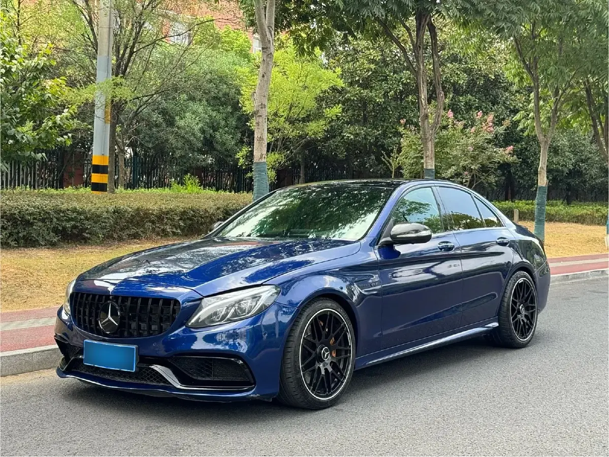 2015 Mercedes-Benz C AMG 4.0T 476HP V8 7AT