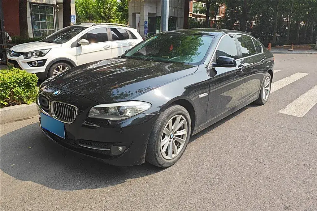 2013 BMW 5 Series 2.0T 218HP L4 8AT