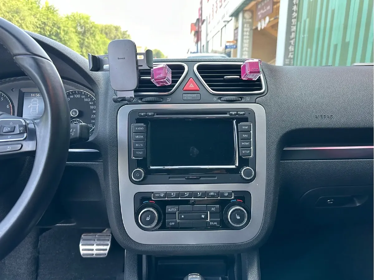 2011 Volkswagen Eos 2.0T 211HP L4 6DCT,autocango,china used car exporter,china ev exporter,chinese used car exporter,chinese used ev exporter