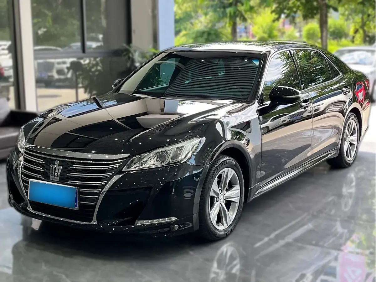 2015 Toyota Crown 2.5L 193HP V6 6AT