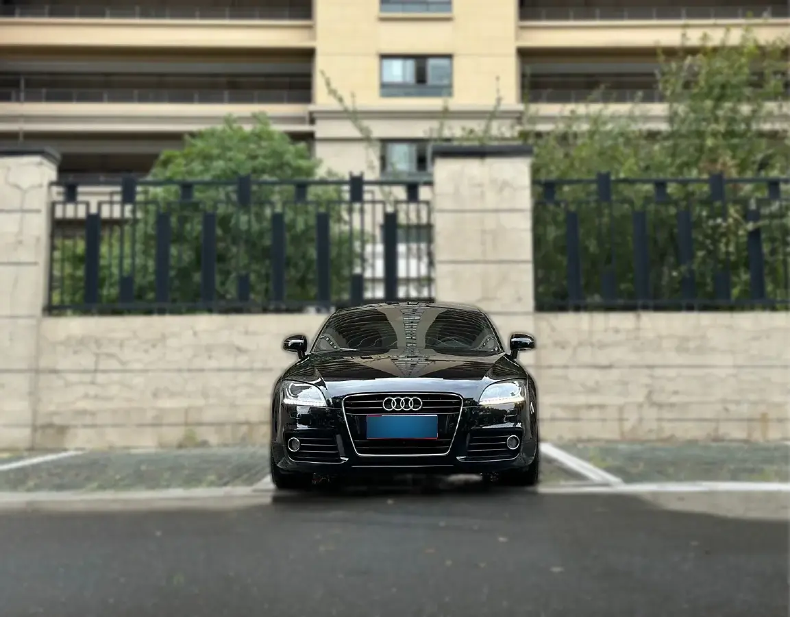 2011 Audi TT 2.0T 211HP L4 6DCT