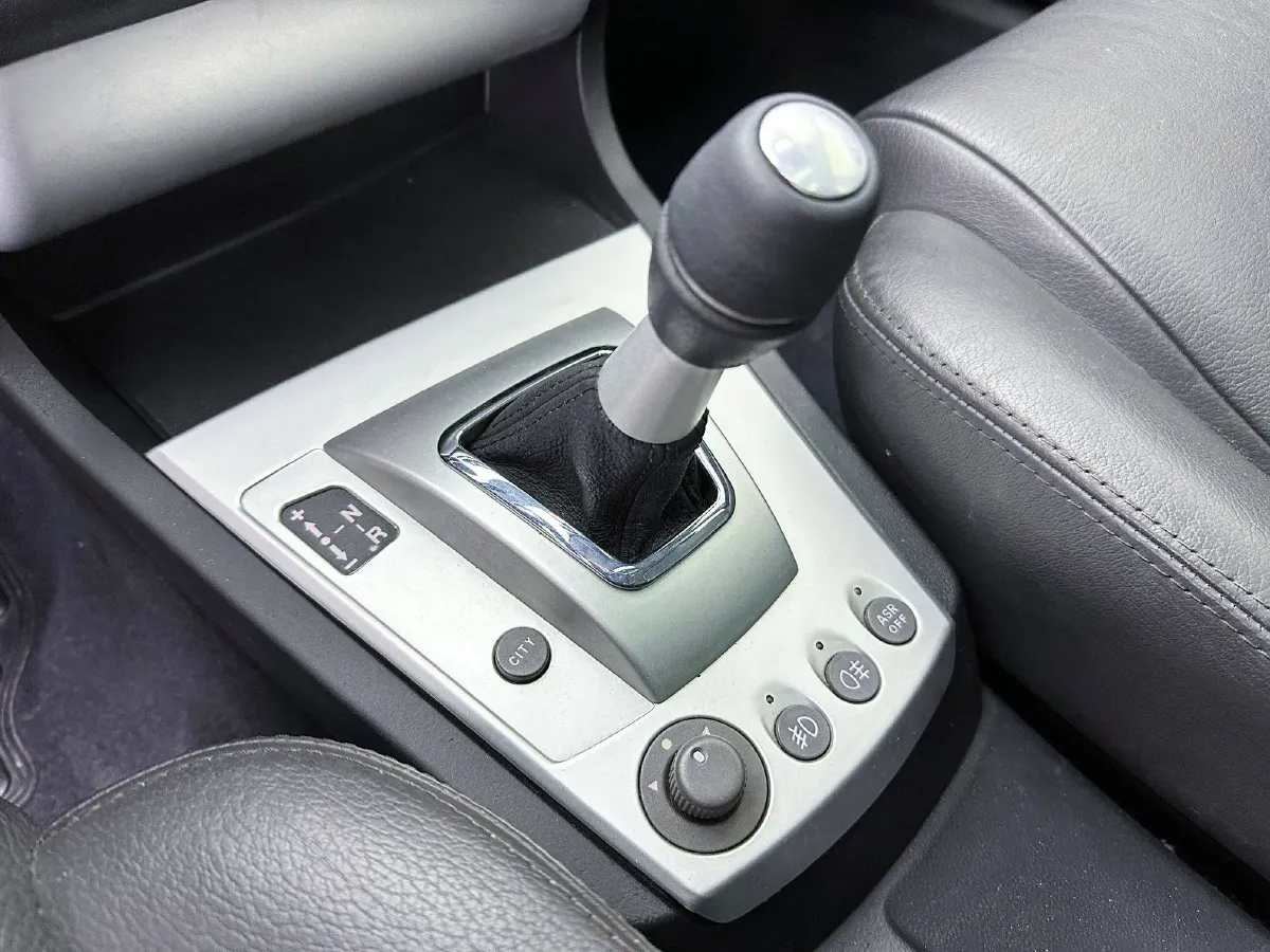 2004 Alfa Romeo 156 2.0L 165HP L4 5AT,autocango,china used car exporter,china ev exporter,chinese used car exporter,chinese used ev exporter