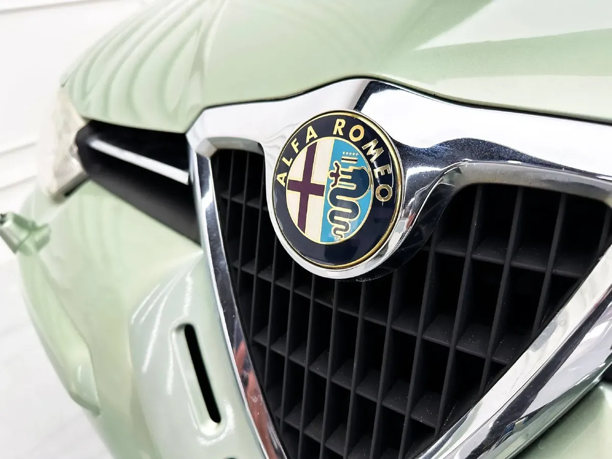 2004 Alfa Romeo 156 2.0L 165HP L4 5AT,autocango,china used car exporter,china ev exporter,chinese used car exporter,chinese used ev exporter