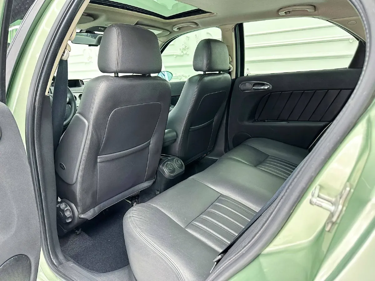 2004 Alfa Romeo 156 2.0L 165HP L4 5AT,autocango,china used car exporter,china ev exporter,chinese used car exporter,chinese used ev exporter