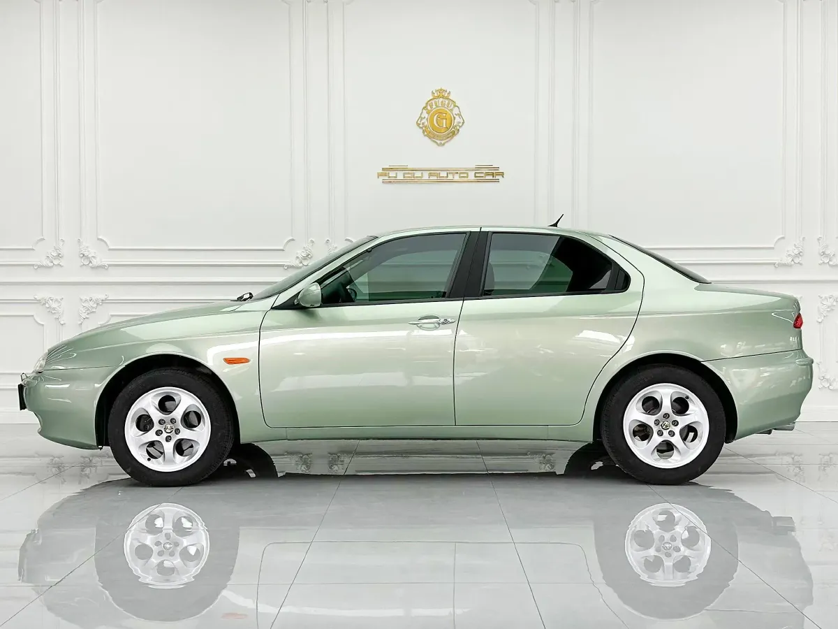 2004 Alfa Romeo 156 2.0L 165HP L4 5AT,autocango,china used car exporter,china ev exporter,chinese used car exporter,chinese used ev exporter