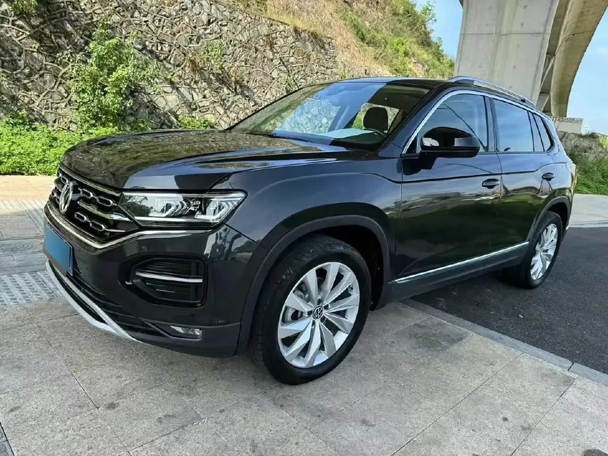 2022 Volkswagen Tayron 2.0T 220HP L4 7DCT