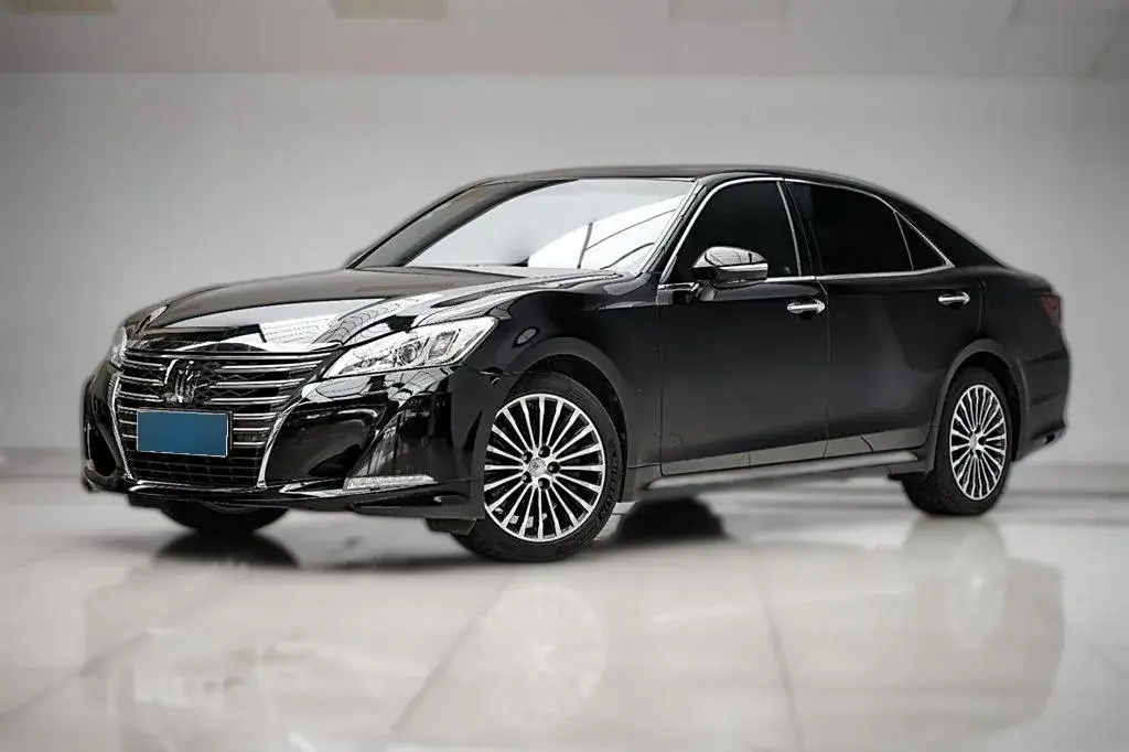 2017 Toyota Crown 2.0T 235HP L4 8AT