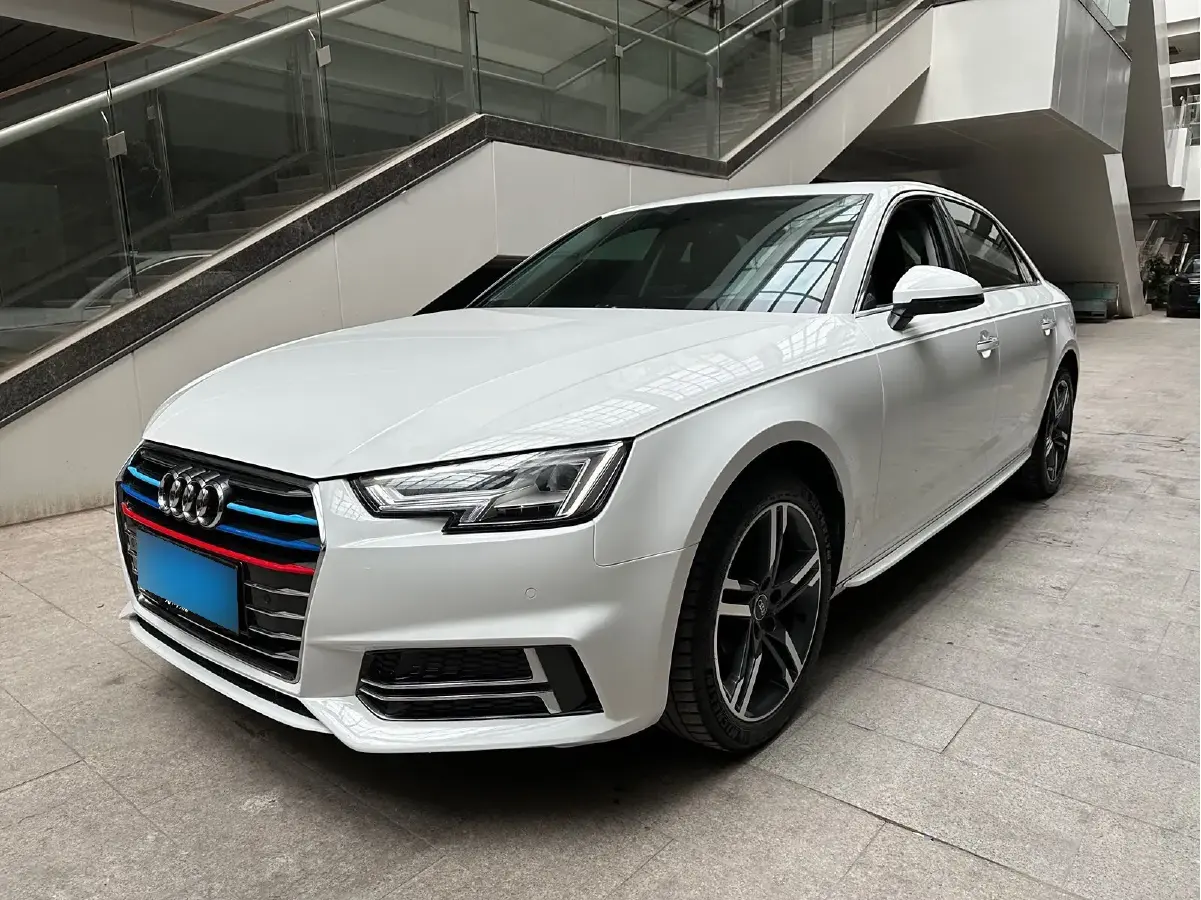 2019 Audi A4L 2.0T 190HP L4 7DCT