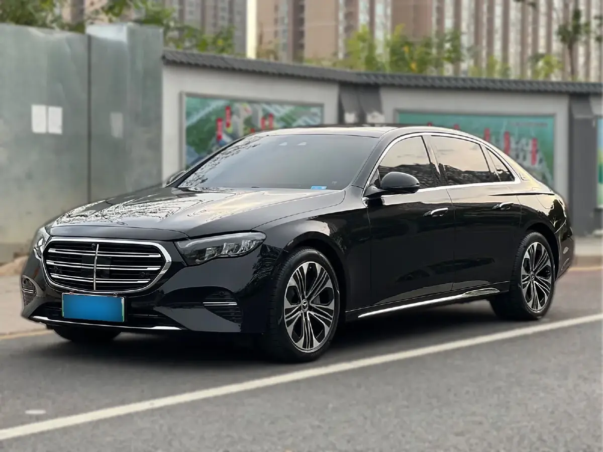 2024 Mercedes-Benz E Class 2.0T 204HP L4 9AT PHEV 25.4KWH