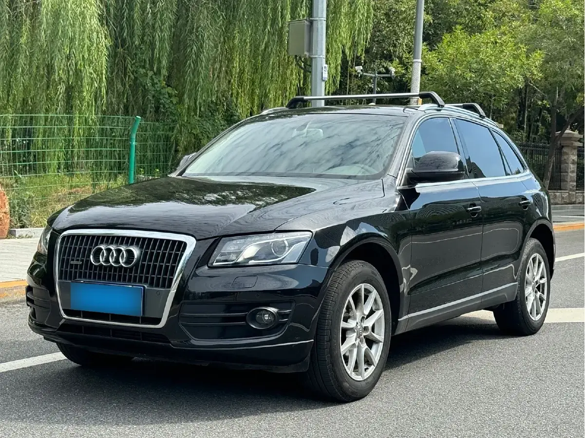 2011 Audi Q5 2.0T 211HP L4 8AT