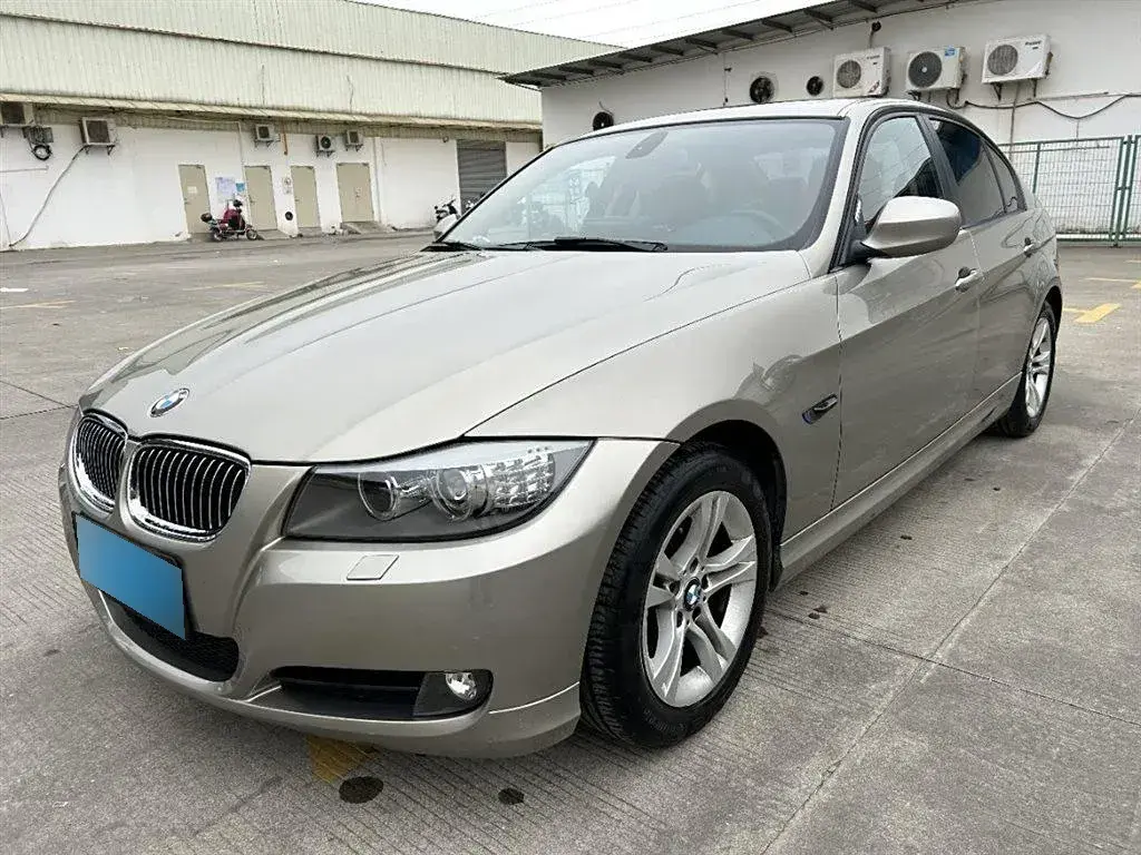 2012 BMW 3 Series 2.0L 136HP L4 6AT