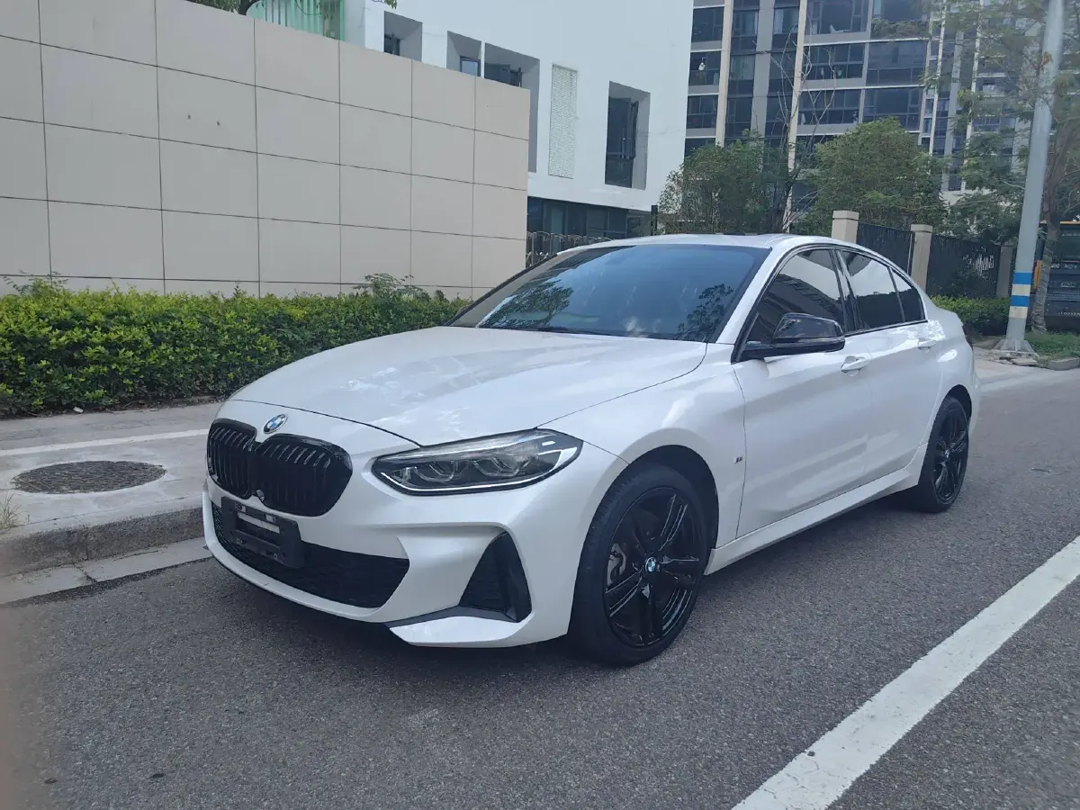 2022 BMW 1 Series 2.0T 192HP L4 7DCT