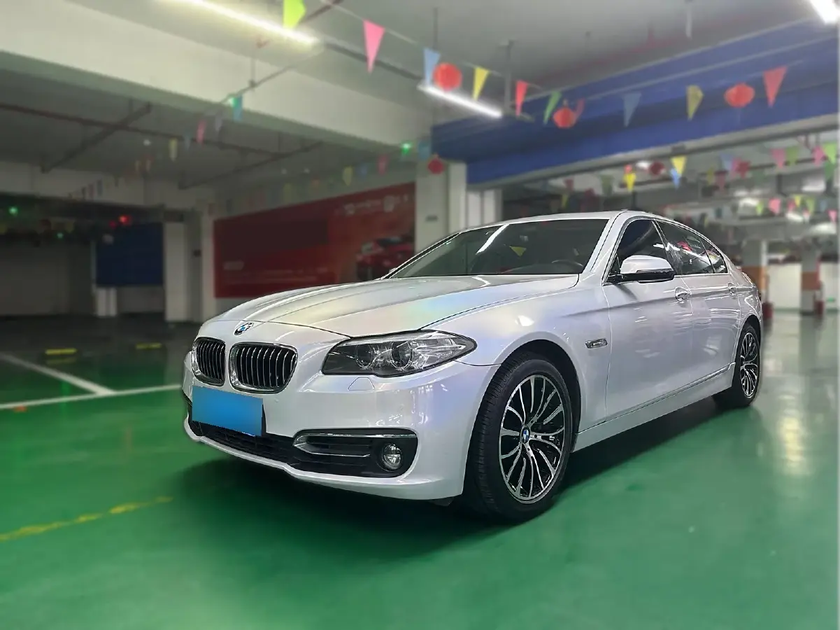 2014 BMW 5 Series 2.0T 218HP L4 8AT