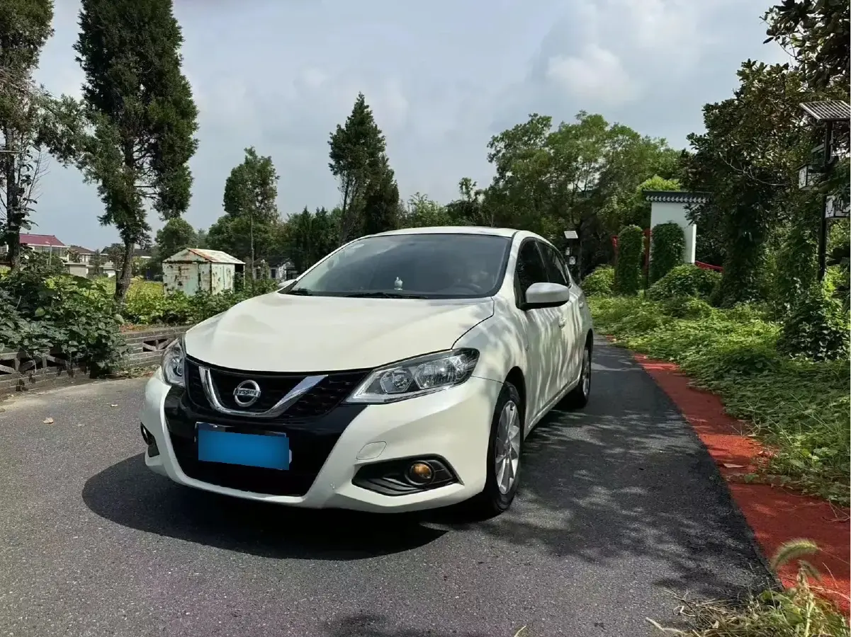 2016 Nissan Tiida 1.6L 126HP L4 CVT
