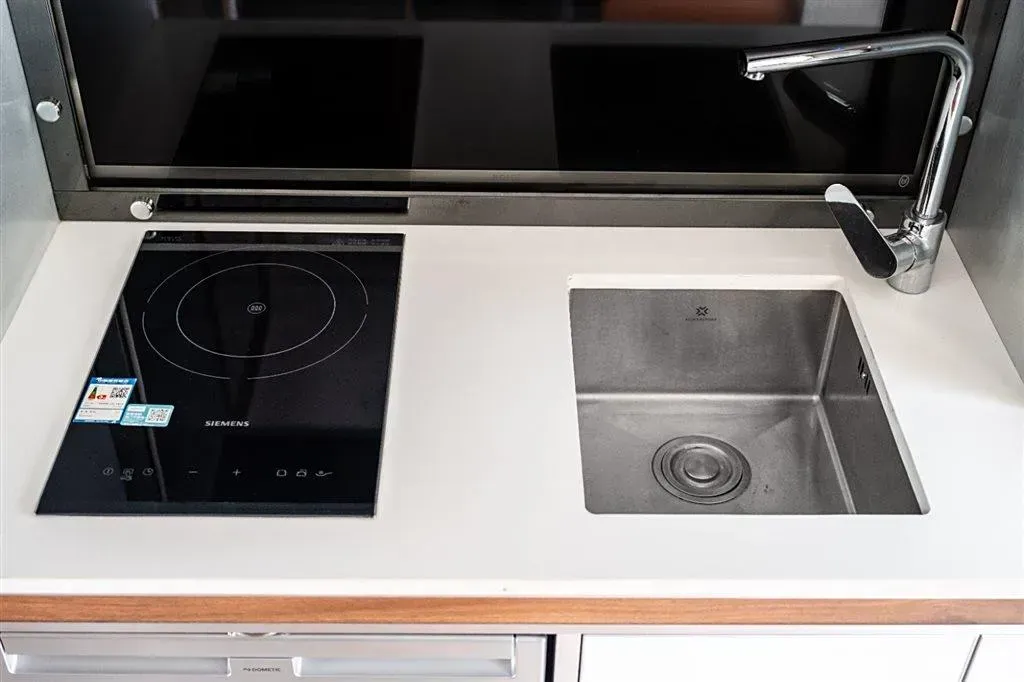 2021 MAXUS V80 RV 2.0T 139HP L4 6AMT,autocango,china used car exporter,china ev exporter,chinese used car exporter,chinese used ev exporter