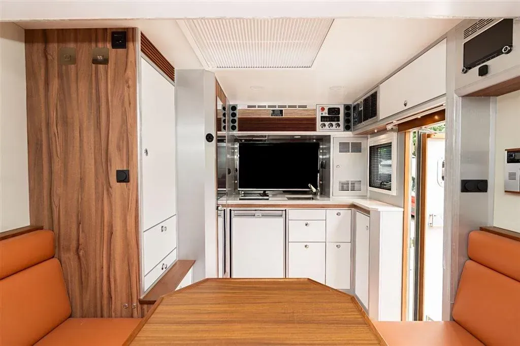 2021 MAXUS V80 RV 2.0T 139HP L4 6AMT,autocango,china used car exporter,china ev exporter,chinese used car exporter,chinese used ev exporter