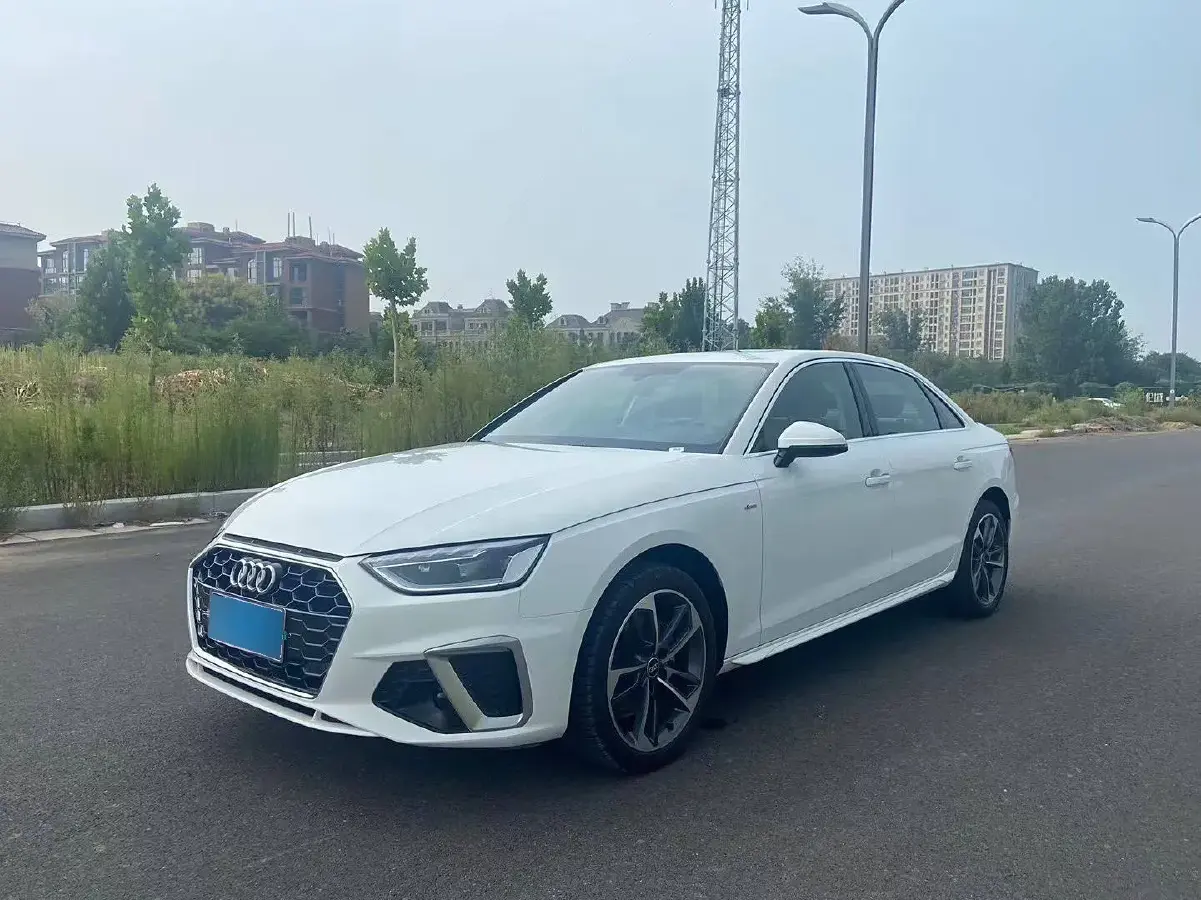 2022 Audi A4L 2.0T 190HP L4 7DCT