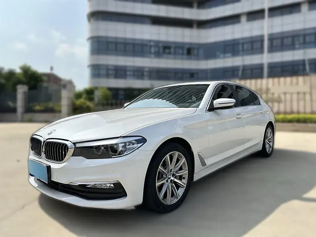 2018 BMW 5 Series 2.0T 224HP L4 8AT