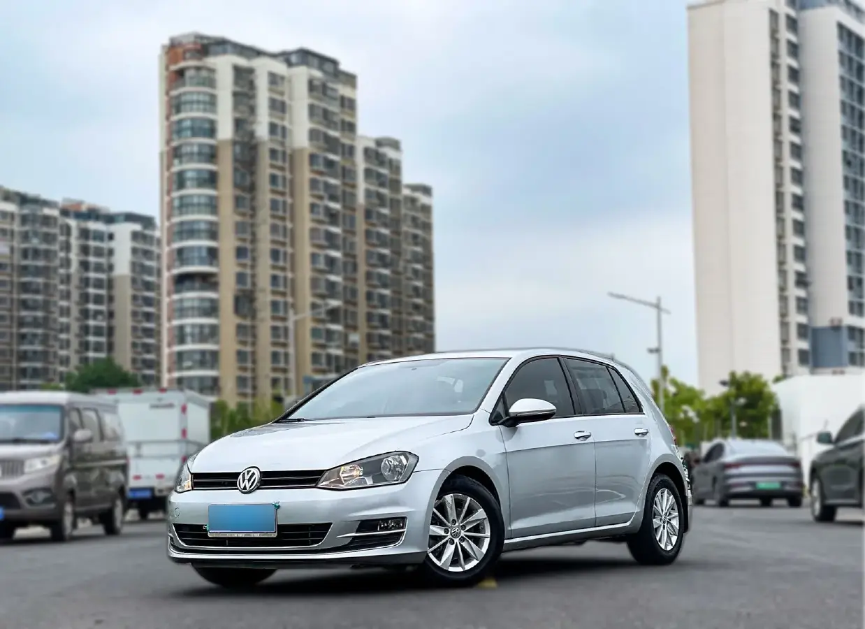 2014 Volkswagen Golf 1.6L 110HP L4 5MT