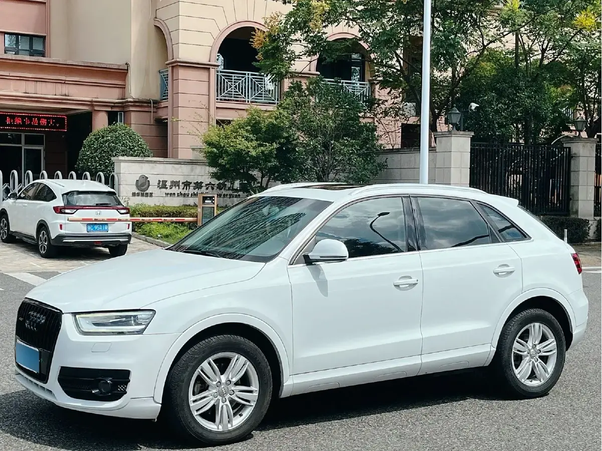 2015 Audi Q3 2.0T 170HP L4 7DCT