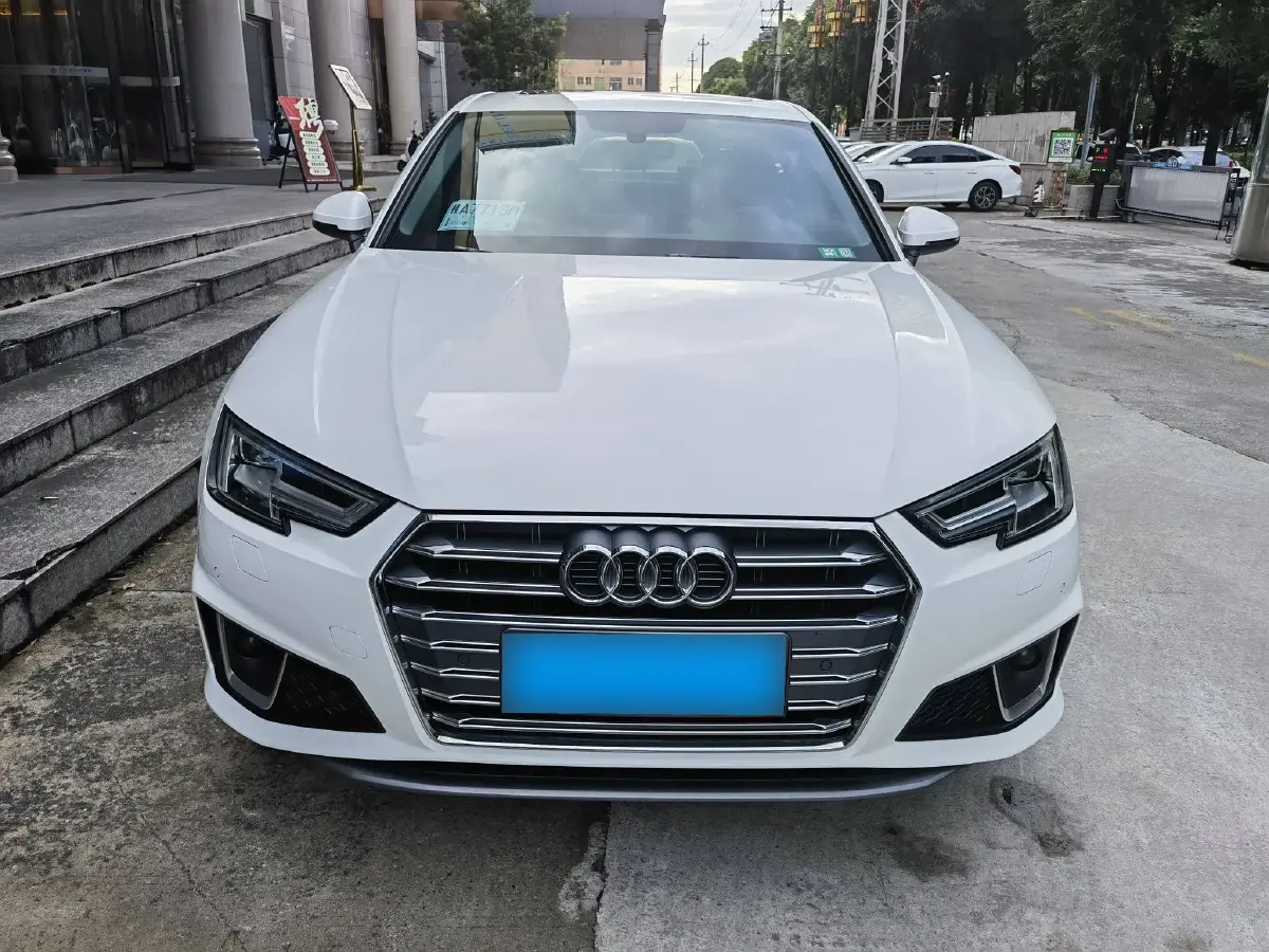 2019 Audi A4L 2.0T 190HP L4 7DCT