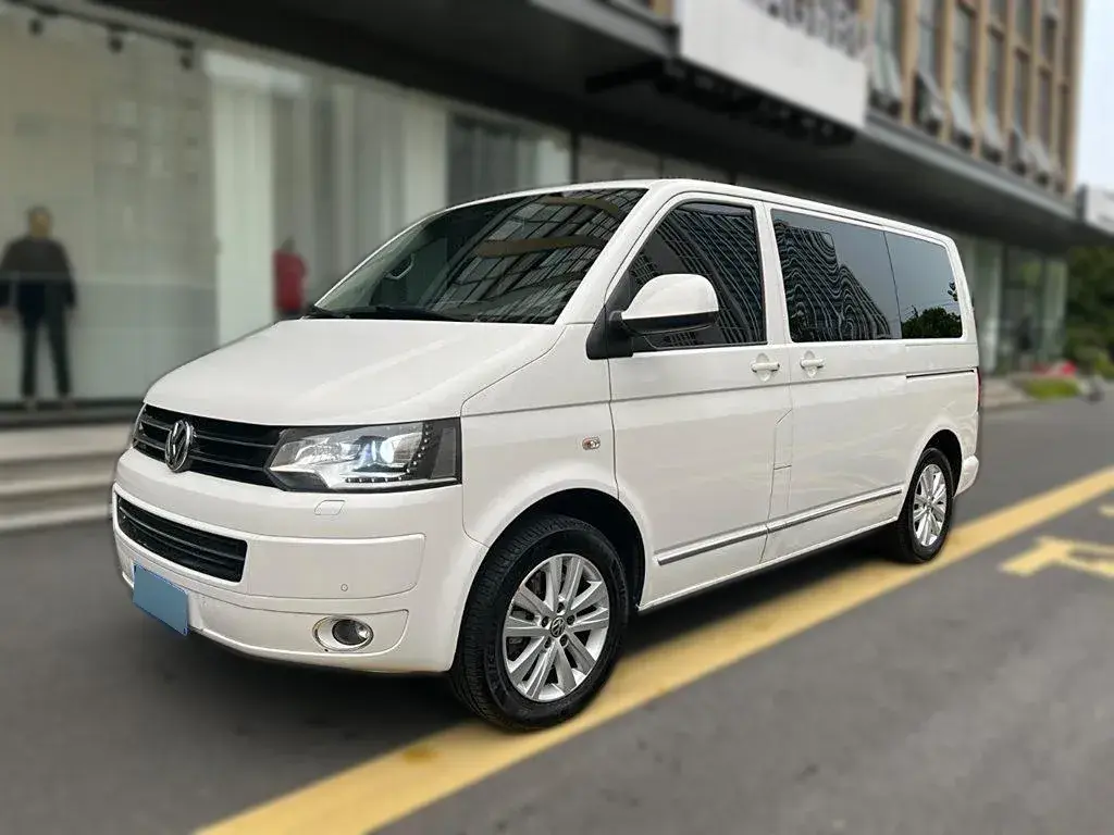 2012 Volkswagen Multivan 2.0T 204HP L4 7DCT