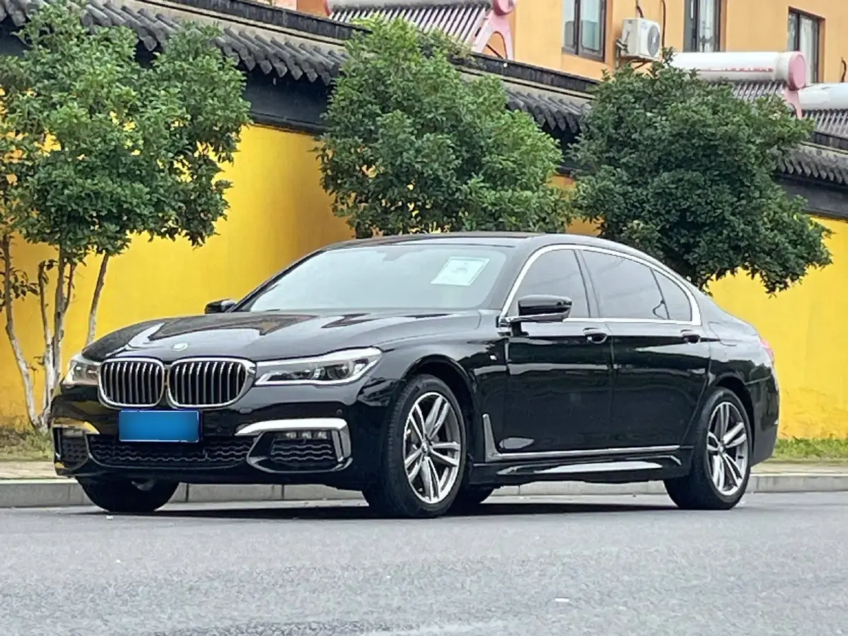 2018 BMW 7 Series 2.0T 258HP L4 8AT
