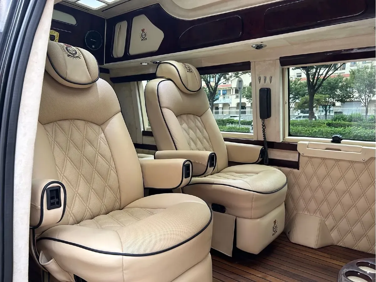 2011 Ford E350 5.4L 258HP V8 5AT,autocango,china used car exporter,china ev exporter,chinese used car exporter,chinese used ev exporter