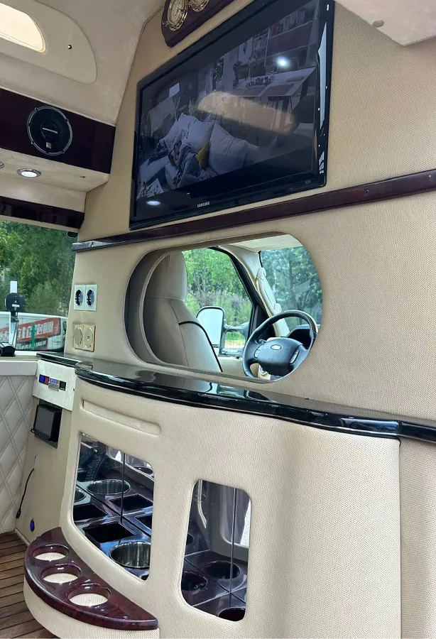 2011 Ford E350 5.4L 258HP V8 5AT,autocango,china used car exporter,china ev exporter,chinese used car exporter,chinese used ev exporter