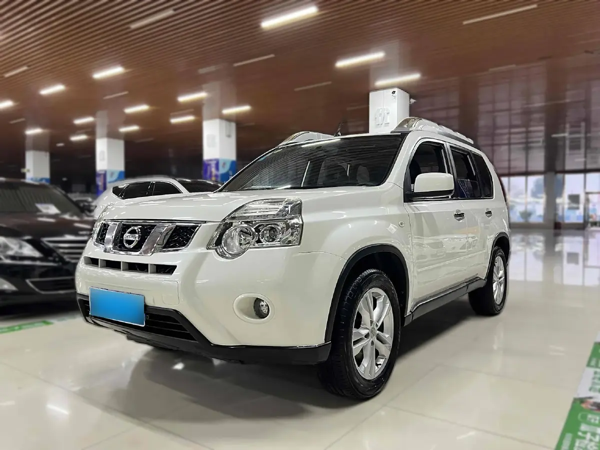 2012 Nissan X-Trail 2.5L 184HP L4 CVT