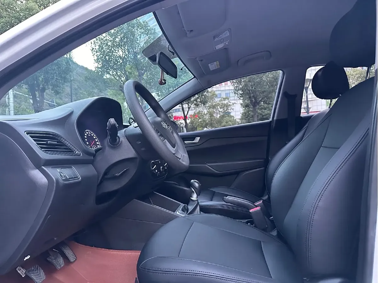 2017 Hyundai Verna RV 1.4L 100HP L4 6MT,autocango,china used car exporter,china ev exporter,chinese used car exporter,chinese used ev exporter