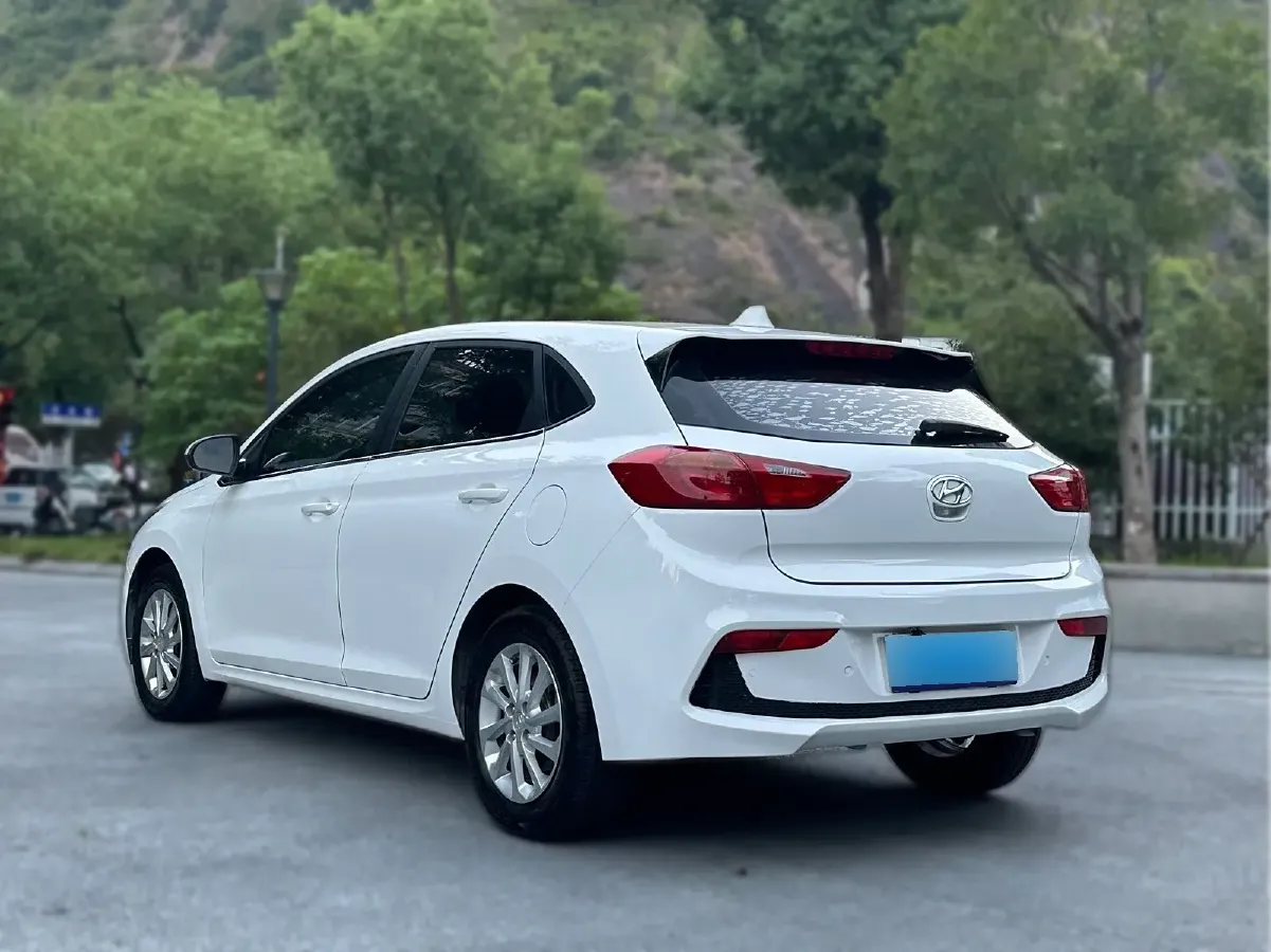 2017 Hyundai Verna RV 1.4L 100HP L4 6MT,autocango,china used car exporter,china ev exporter,chinese used car exporter,chinese used ev exporter