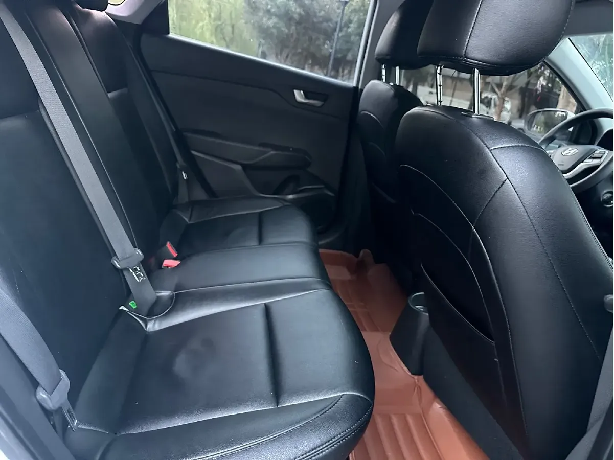 2017 Hyundai Verna RV 1.4L 100HP L4 6MT,autocango,china used car exporter,china ev exporter,chinese used car exporter,chinese used ev exporter