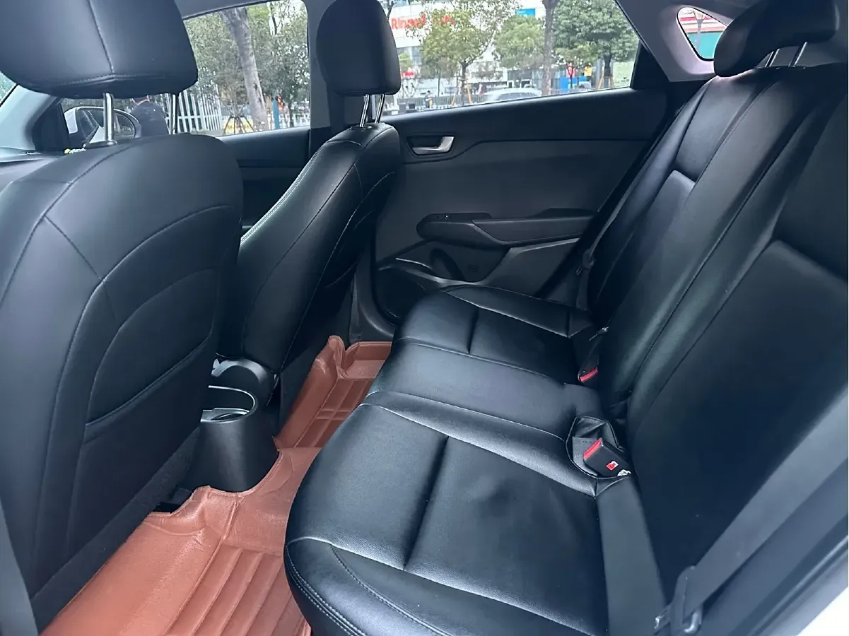 2017 Hyundai Verna RV 1.4L 100HP L4 6MT,autocango,china used car exporter,china ev exporter,chinese used car exporter,chinese used ev exporter