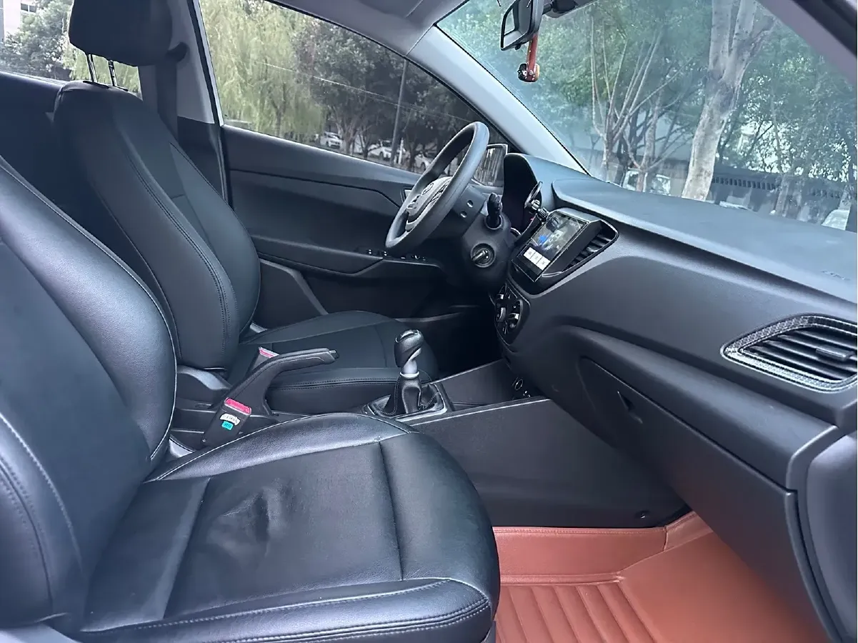 2017 Hyundai Verna RV 1.4L 100HP L4 6MT,autocango,china used car exporter,china ev exporter,chinese used car exporter,chinese used ev exporter