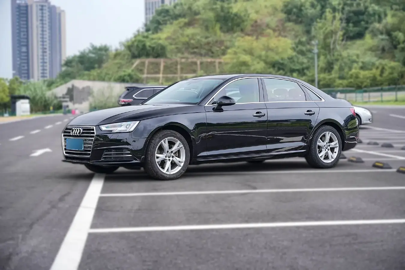 2018 Audi A4L 2.0T 190HP L4 7DCT