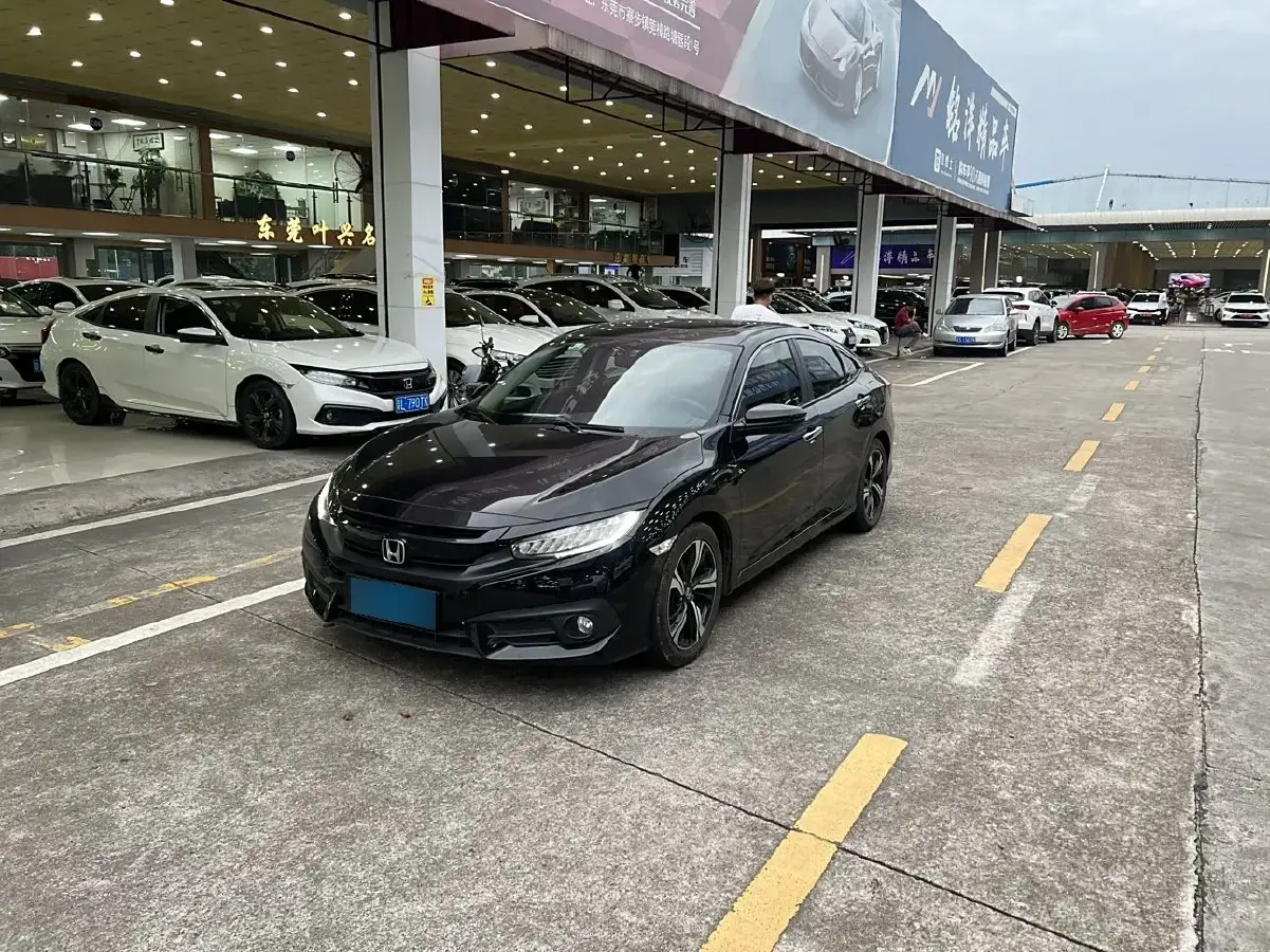 2016 Honda Civic 1.5T 177HP L4 CVT