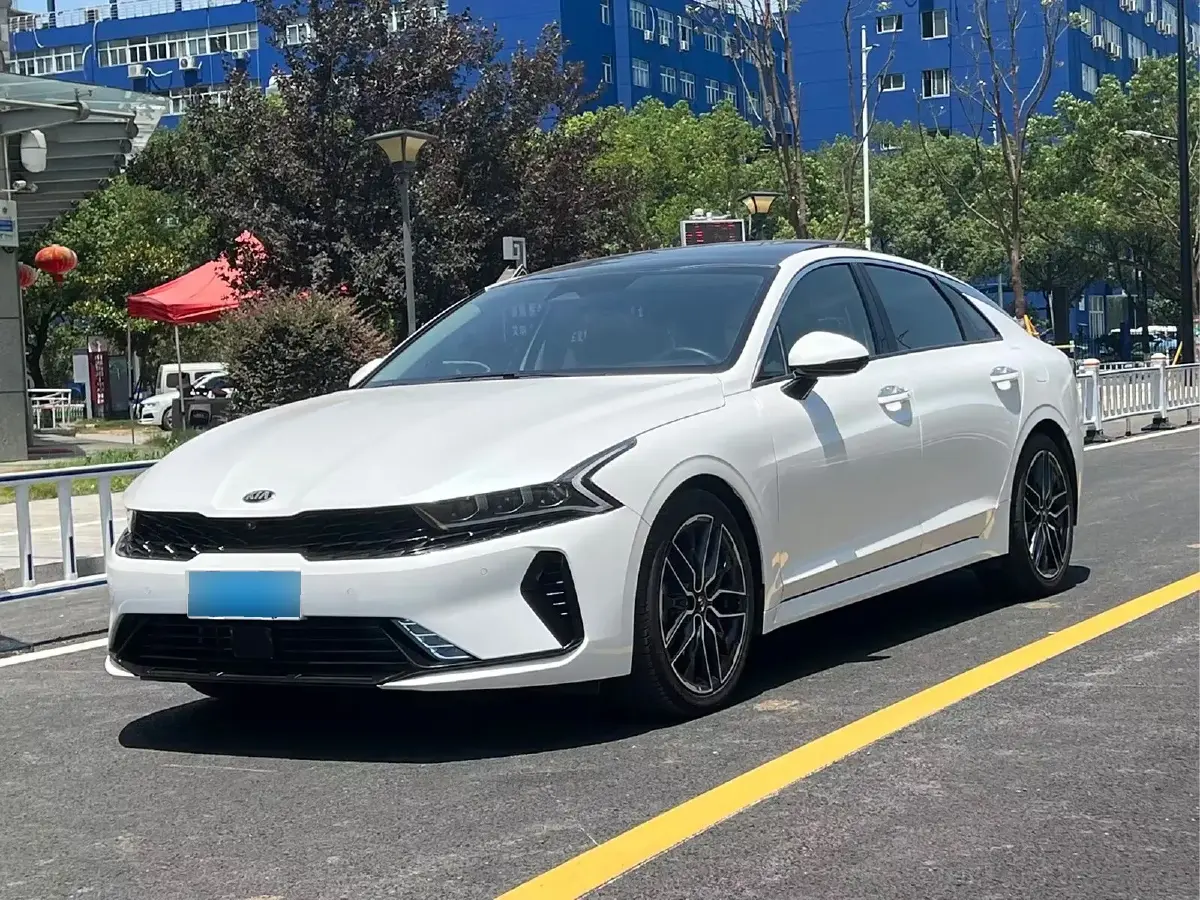 2020 Kia K5 2.0T 240HP L4 8AT