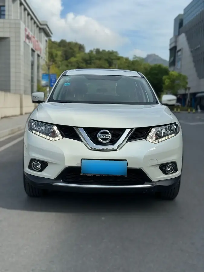 2014 Nissan X-Trail 2.0L 150HP L4 CVT