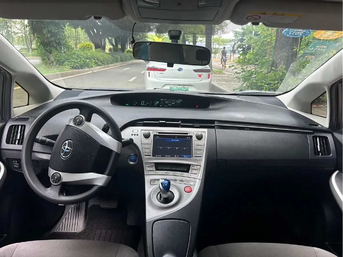 2012 Toyota Prius 1.8L 99HP L4 E-CVT Hybrid,autocango,china used car exporter,china ev exporter,chinese used car exporter,chinese used ev exporter