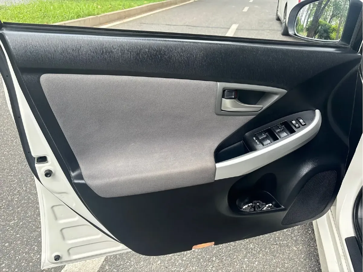 2012 Toyota Prius 1.8L 99HP L4 E-CVT Hybrid,autocango,china used car exporter,china ev exporter,chinese used car exporter,chinese used ev exporter