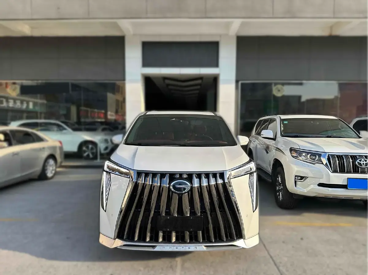 2023 GAC Trumpchi M8 2.0T 190HP L4 E-CVT Hybrid