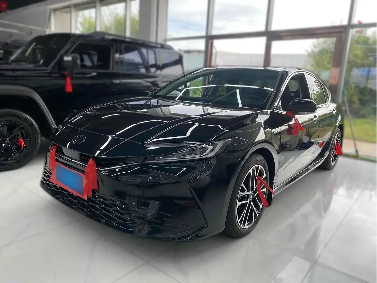 2024 Toyota Camry 2.0L 152HP L4 E-CVT Hybrid