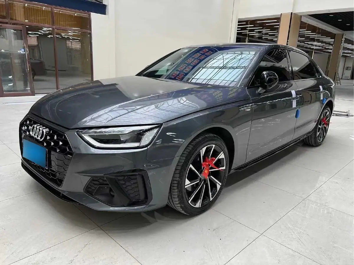2023 Audi A4L 2.0T 190HP L4 7DCT