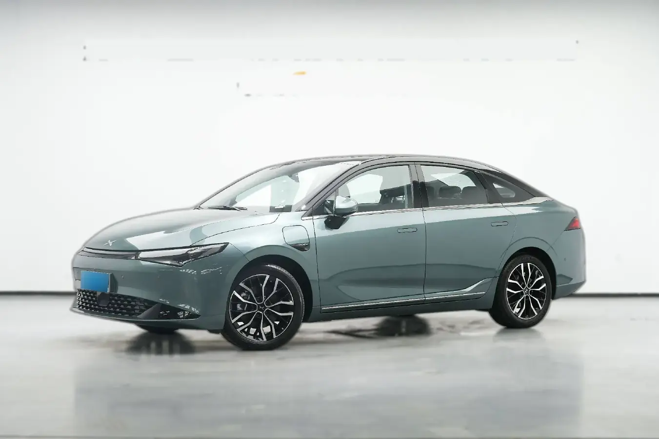 2024 Xpeng P5 BEV 55.4KWH