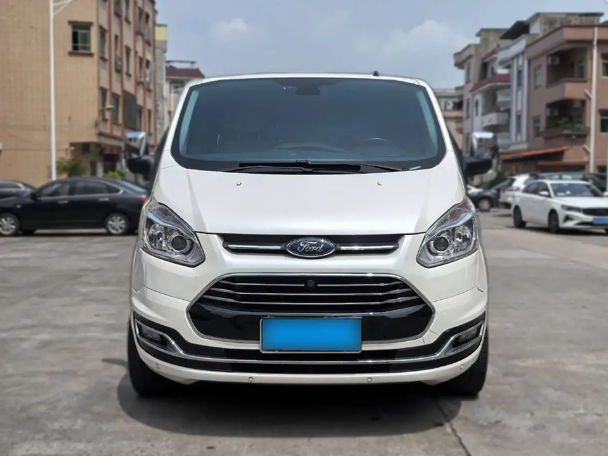2020 Ford Tourneo 2.0T 203HP L4 6AT