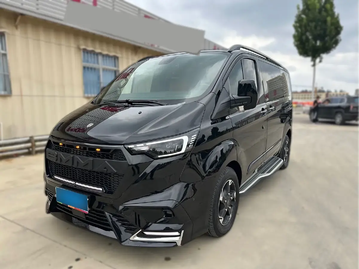 2023 Ford Tourneo 2.0T 220HP L4 9AT