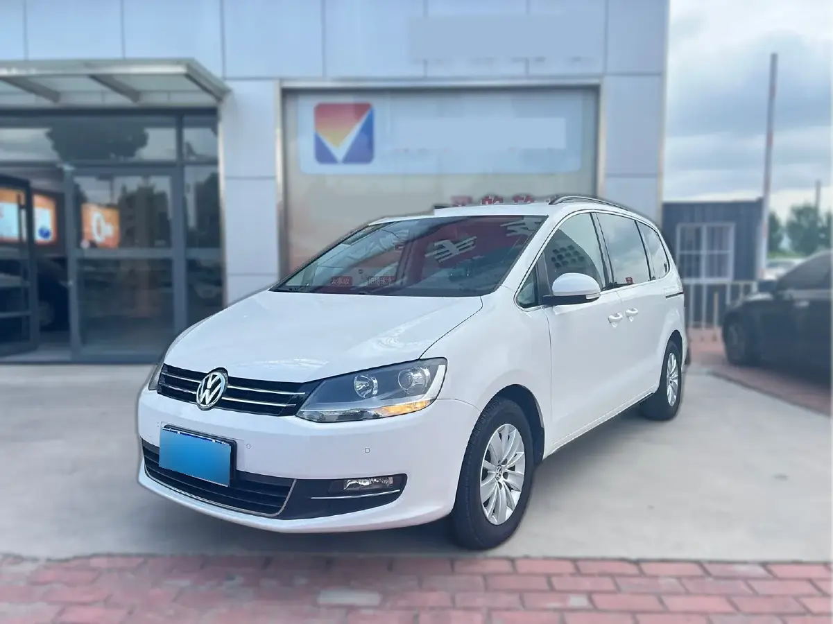 2014 Volkswagen Sharan 2.0T 200HP L4 6DCT